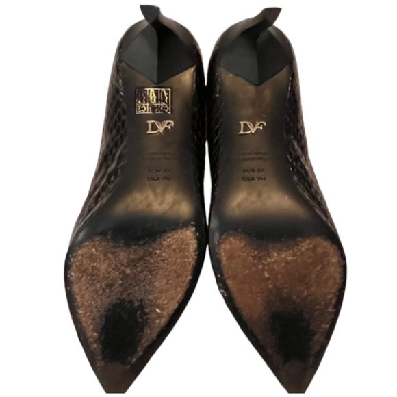Diane von Furstenberg Embossed Leather Pumps - Black - 7 - Picture 8 of 10